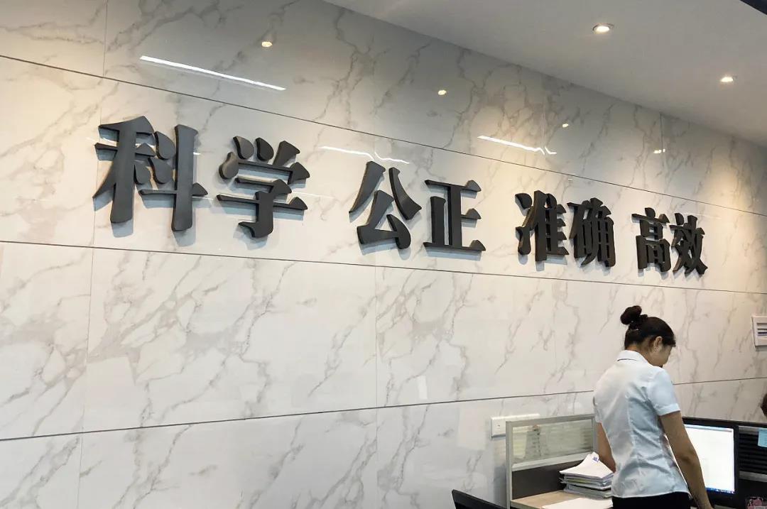 國(guó)家發(fā)改委副司長(zhǎng)邱天朝蒞臨聰廚調(diào)研指導(dǎo)工作 國(guó)家發(fā)改委副司長(zhǎng)邱天朝蒞臨聰廚調(diào)研指導(dǎo)工作