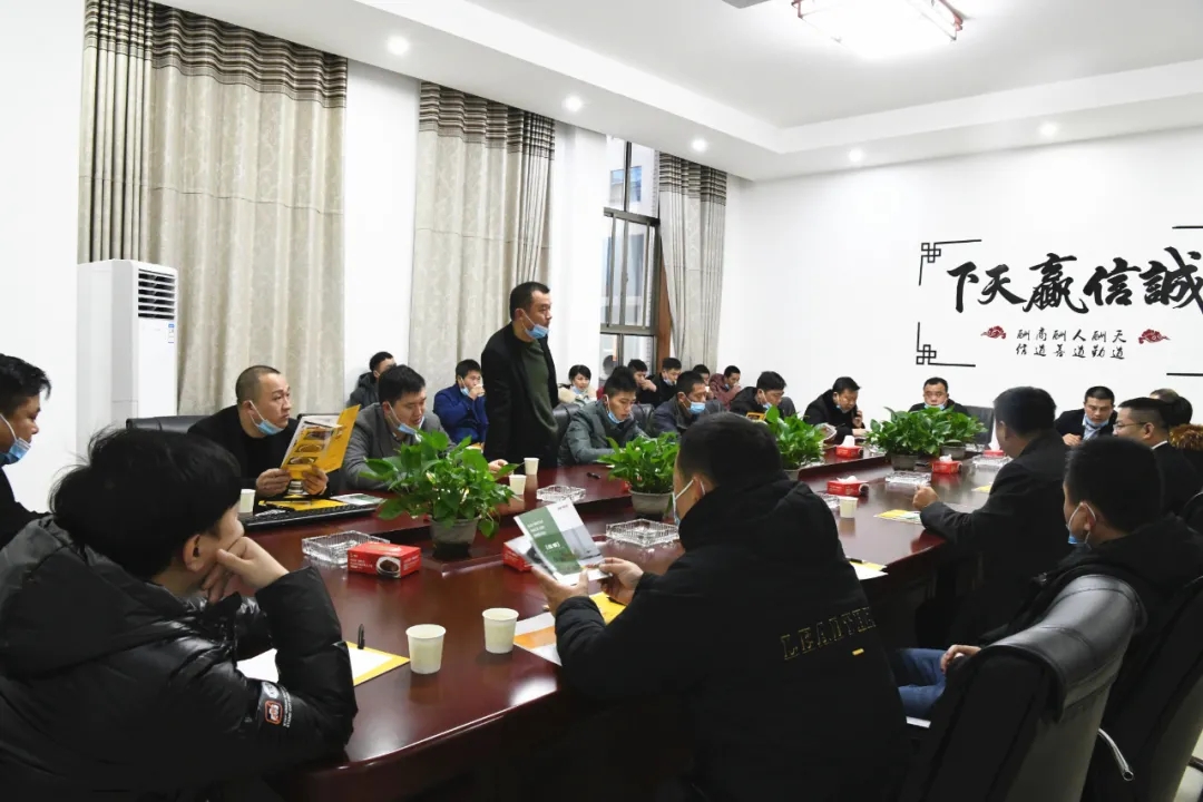 武寧縣廚師協(xié)會(huì)鐘斌會(huì)長一行蒞臨聰廚考察交流 武寧縣廚師協(xié)會(huì)鐘斌會(huì)長一行蒞臨聰廚考察交流