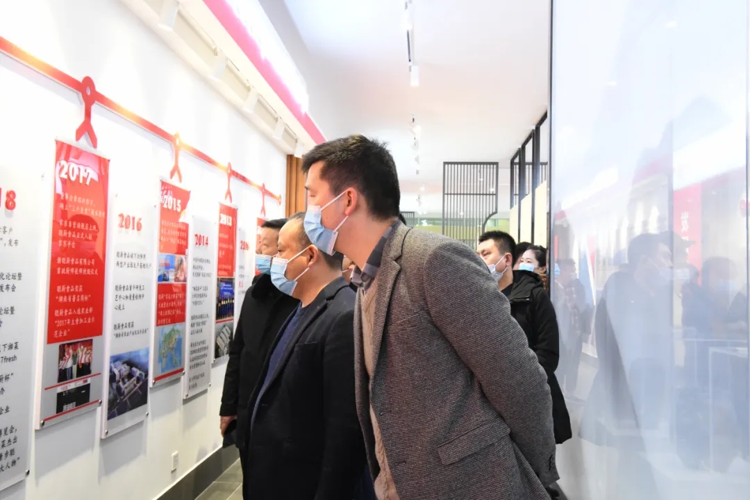 武寧縣廚師協(xié)會(huì)鐘斌會(huì)長一行蒞臨聰廚考察交流 武寧縣廚師協(xié)會(huì)鐘斌會(huì)長一行蒞臨聰廚考察交流